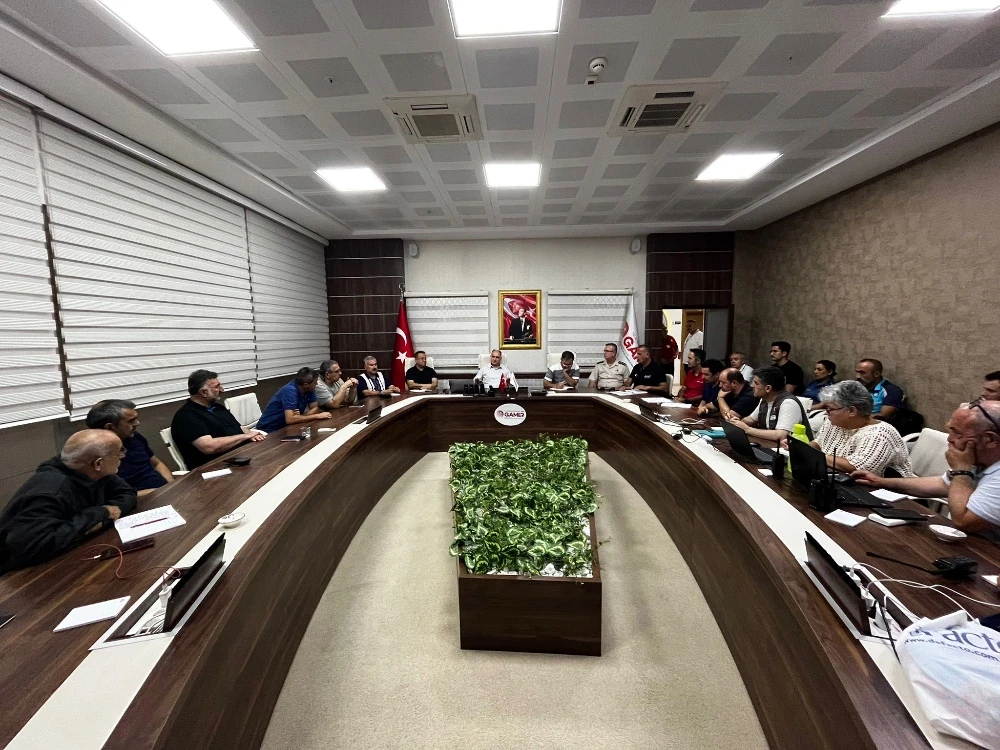 Vali Özkan, Valilik Kriz Merkezinde Çalışmaları Takip Etti