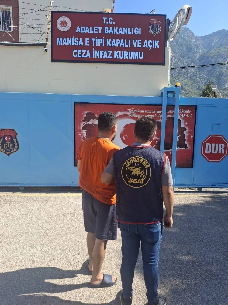 Turgutlu’da 8 Suçtan Aranan Şahıs Yakalandı