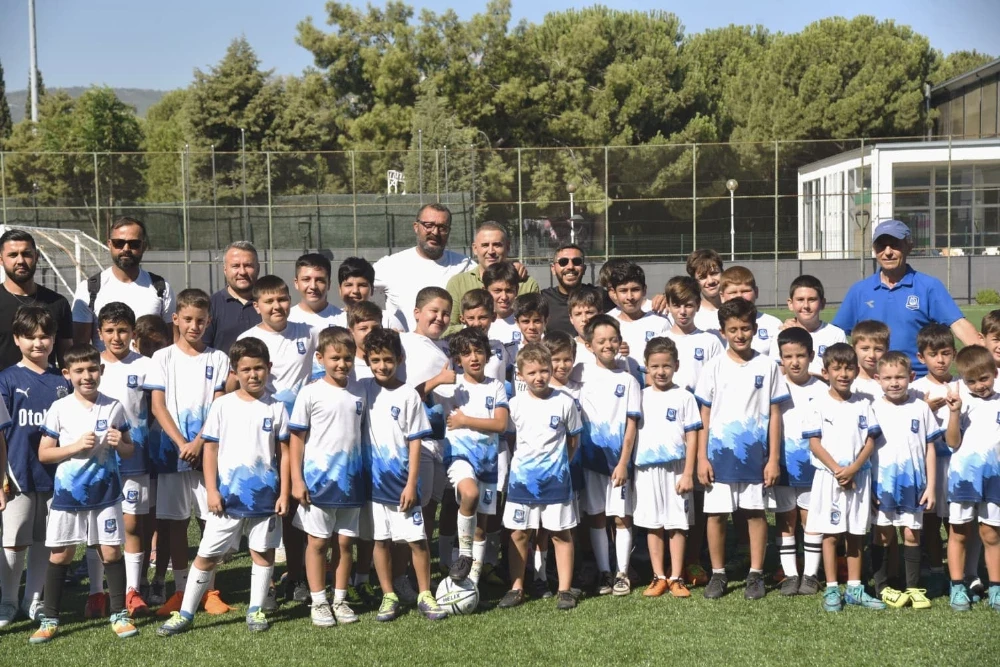 Yunusemre Belediyespor Yaz Futbol Okulu Sona Erdi