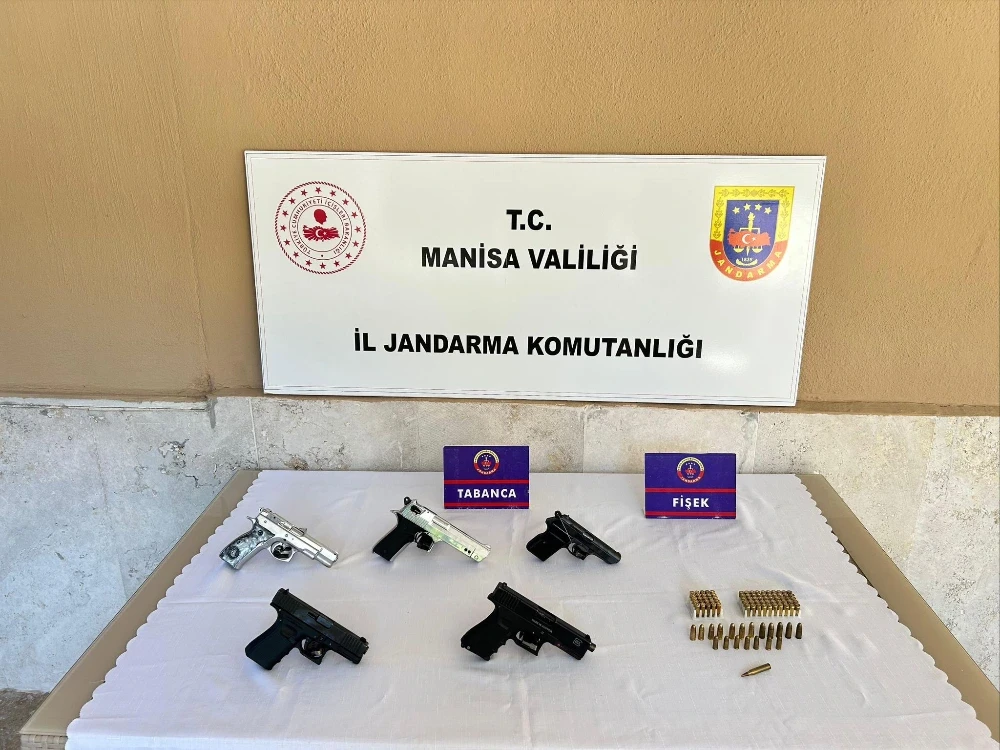 Manisa’da 5 Ruhsatsız Tabanca Ele Geçirildi