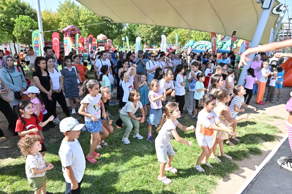 Manisa’da 30 Ağustos Coşkusu Çocuk Şenliğiyle Taçlandı