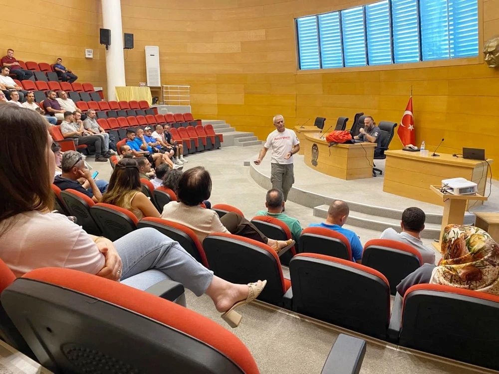 Akhisar’da Temel Afet Bilinçlendirme Semineri İlgi Gördü