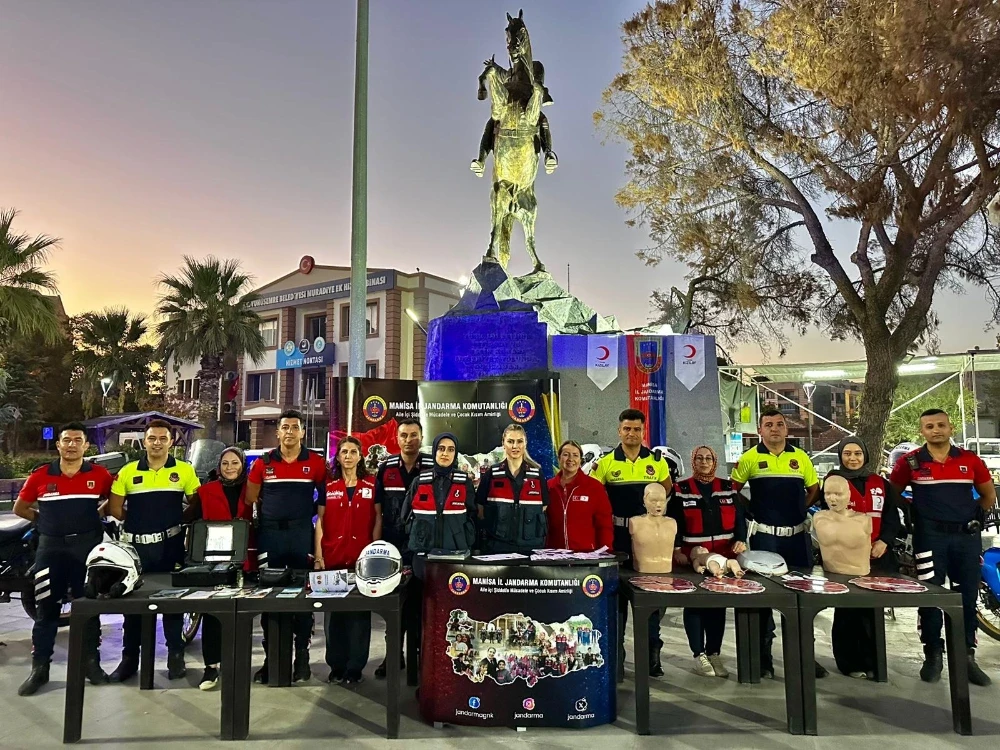 Manisa’da Kızılay ve Jandarma’dan Vatandaşlara Bilinçlendirme Eğitimi