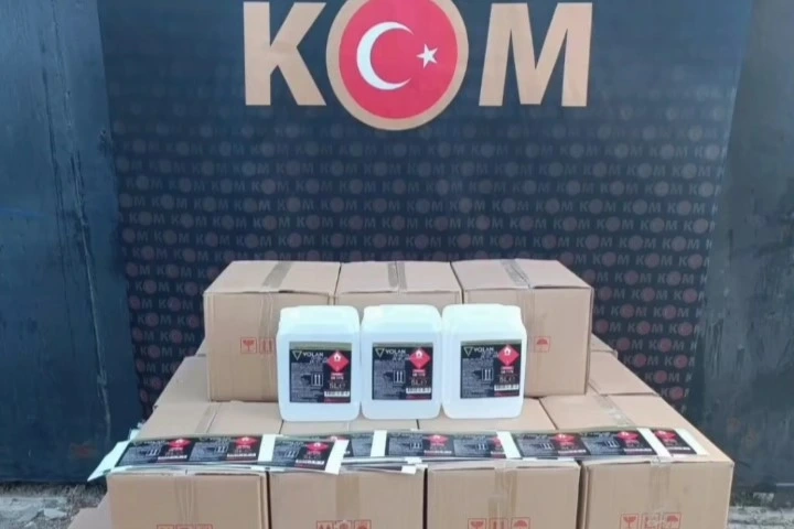Akhisar’da Kaçak Alkol Operasyonu: 975 Litre Etil Alkol Ele Geçirildi