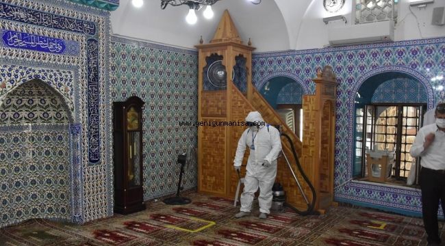 ŞEHZADELER BELEDİYESİ CAMİLERİ DEZENFEKTE EDİYOR 