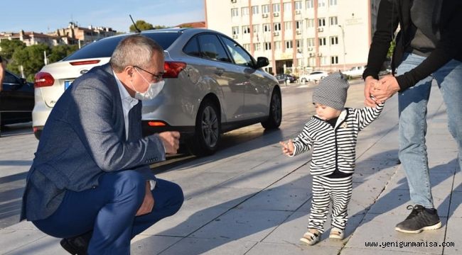 Vali Deniz Çocuk ve Gençlerin Sokağa Çıkma Sevincini Paylaştı