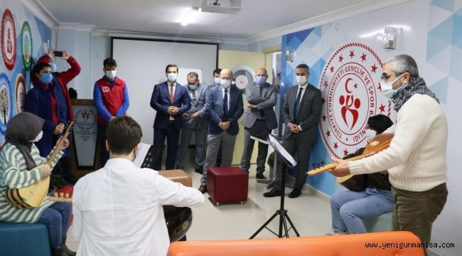 Genel Müdür Dr. Mehmet Ata Öztürk, Manisa’da gençlerle bir araya geldi