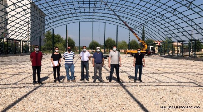Kırkağaç’ın Sportif Tesisinde Çalışmalar Sürüyor