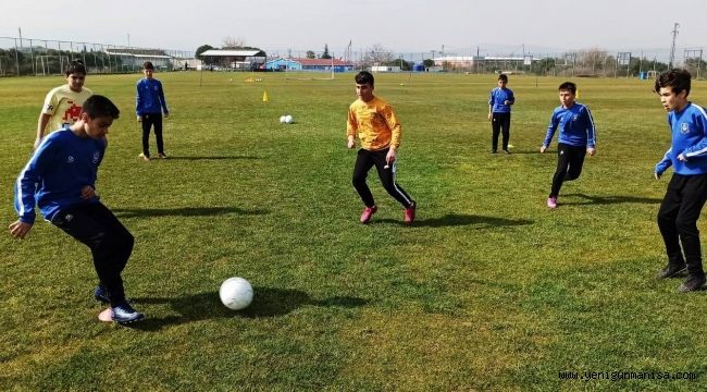 YUNUSEMRE FUTBOL ALTYAPI ANTRENMANLARI BAŞLADI