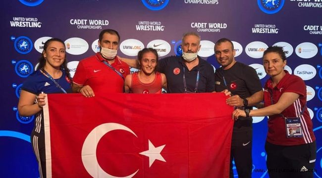 KADIN GÜREŞ TAKIMIMIMZ DÜNYA DÖRDÜNCÜSÜ