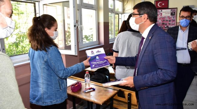 ŞEHZADELER BELEDİYESİ’NDEN LGS ÖĞRENCİLERİNE  KİTAP DESTEĞİ