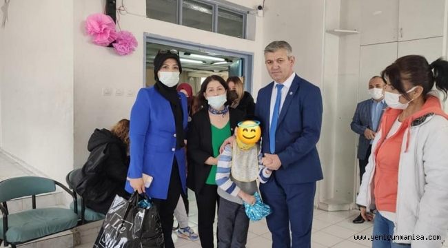 MANİSALAR DERNEĞİ ÇOCUKLARI SEVİNDİRDİ