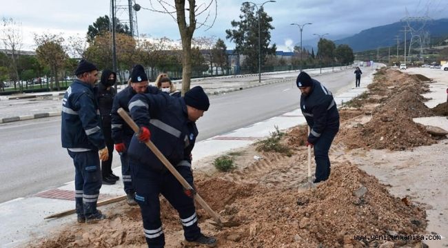 YUNUSEMRE’DE AĞAÇLANDIRMA SEFERBERLİĞİ SÜRÜYOR