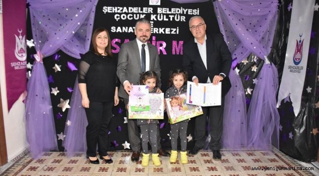 ŞEHZADELERİN MİNİKLERİ KARNE HEYECANI YAŞADI