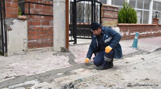 YUNUSEMRE YOL ÇALIŞMASI YAPIYOR