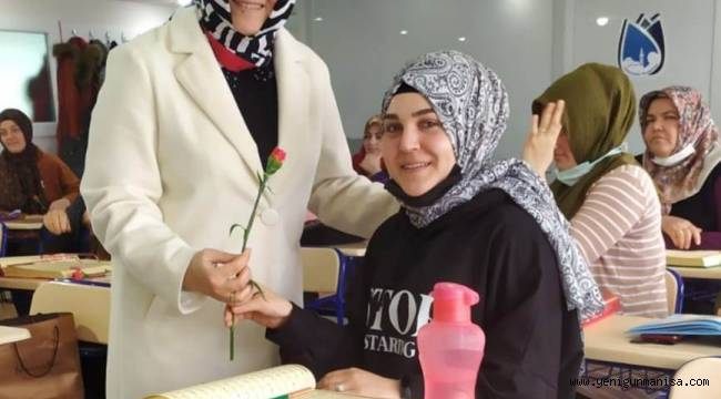 YUNUSEMRELİ AK KADINLAR 8 MART’I KUTLADI