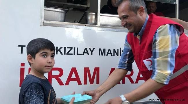 Türk Kızılay Manisa Şubesi 6 Bin Kişiye Sıcak Yemek Dağıttı