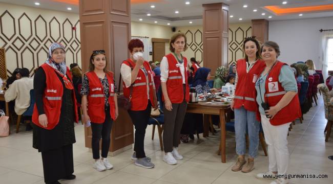​​​​​​​Yunusemre Kızılay Kadın engellilerle buluştu 