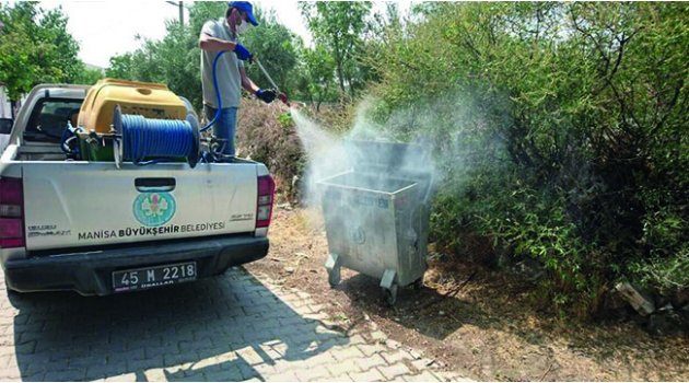 Akhisar’da Çöp Konteynırlarına İlaçlama