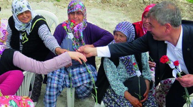 Anneler Şefkatin Sembolüdür