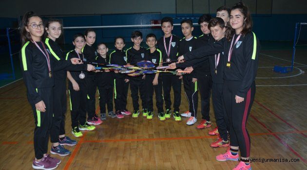 Manisa Büyükşehirli Badmintoncular Çeyrek Finalde