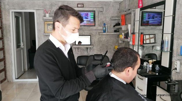 MANİSALI BERBERLERDEN CORONAVİRÜS TEDBİRİ