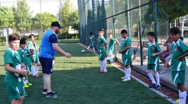 SARUHANLI BELEDİYESİ YAZ FUTBOL OKULLARI BAŞLADI