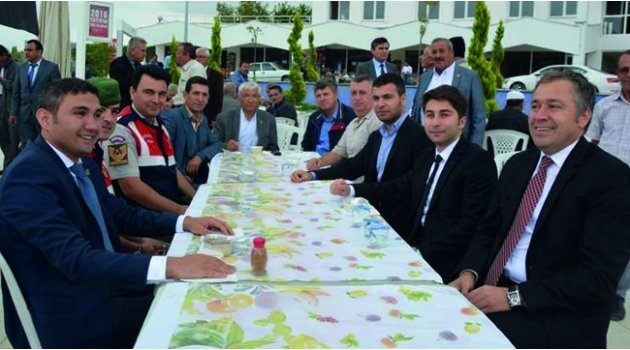 Selendi Protokolü Aşure Hayrında Buluştu