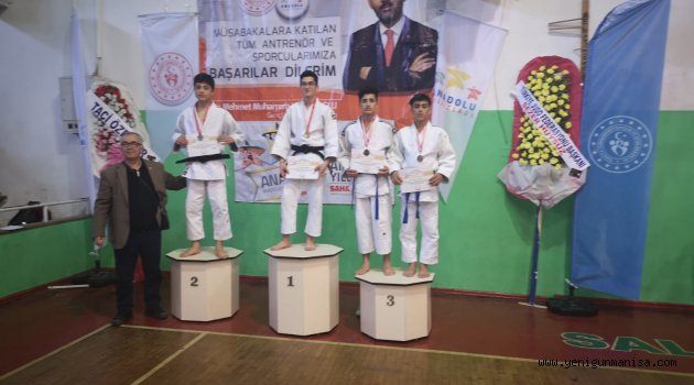 YUNUSEMRELİ JUDOCULAR BAŞARIYA DOYMUYOR
